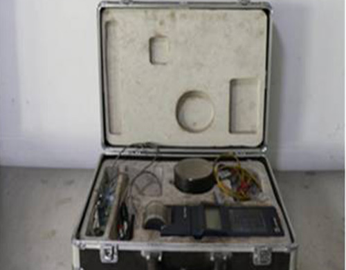 鋁木復(fù)合門窗